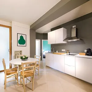 Casa Erica Tirano